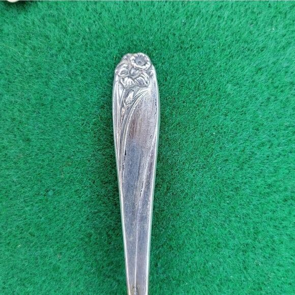 1847 Roger Bros. IS Daffodil Silver Plate Pattern Baby Spoons Antique - Picture 8 of 8